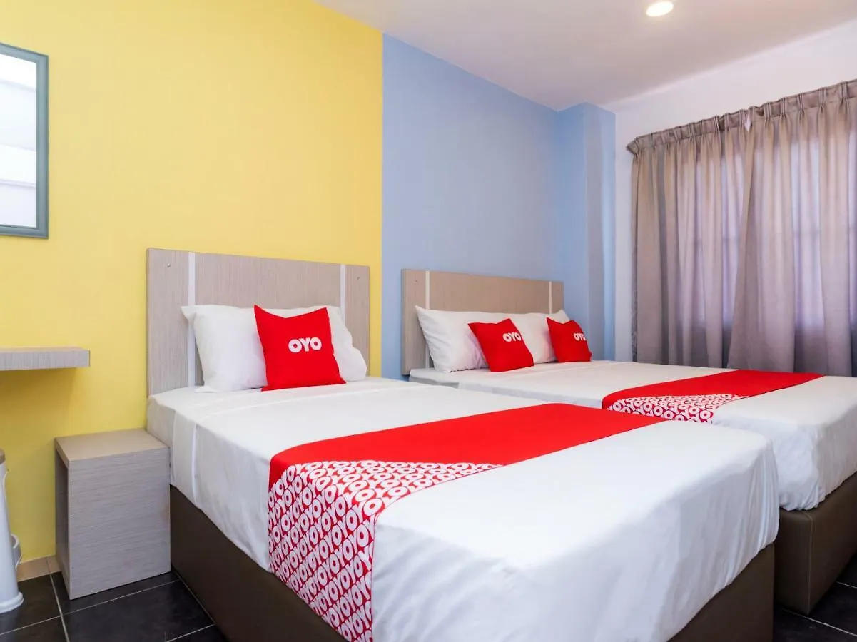 Oyo 44108 Good 2 Stay Hotel Malacca 2*,