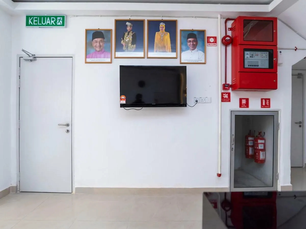 Oyo 44108 Good 2 Stay Hotel Malacca 2*,